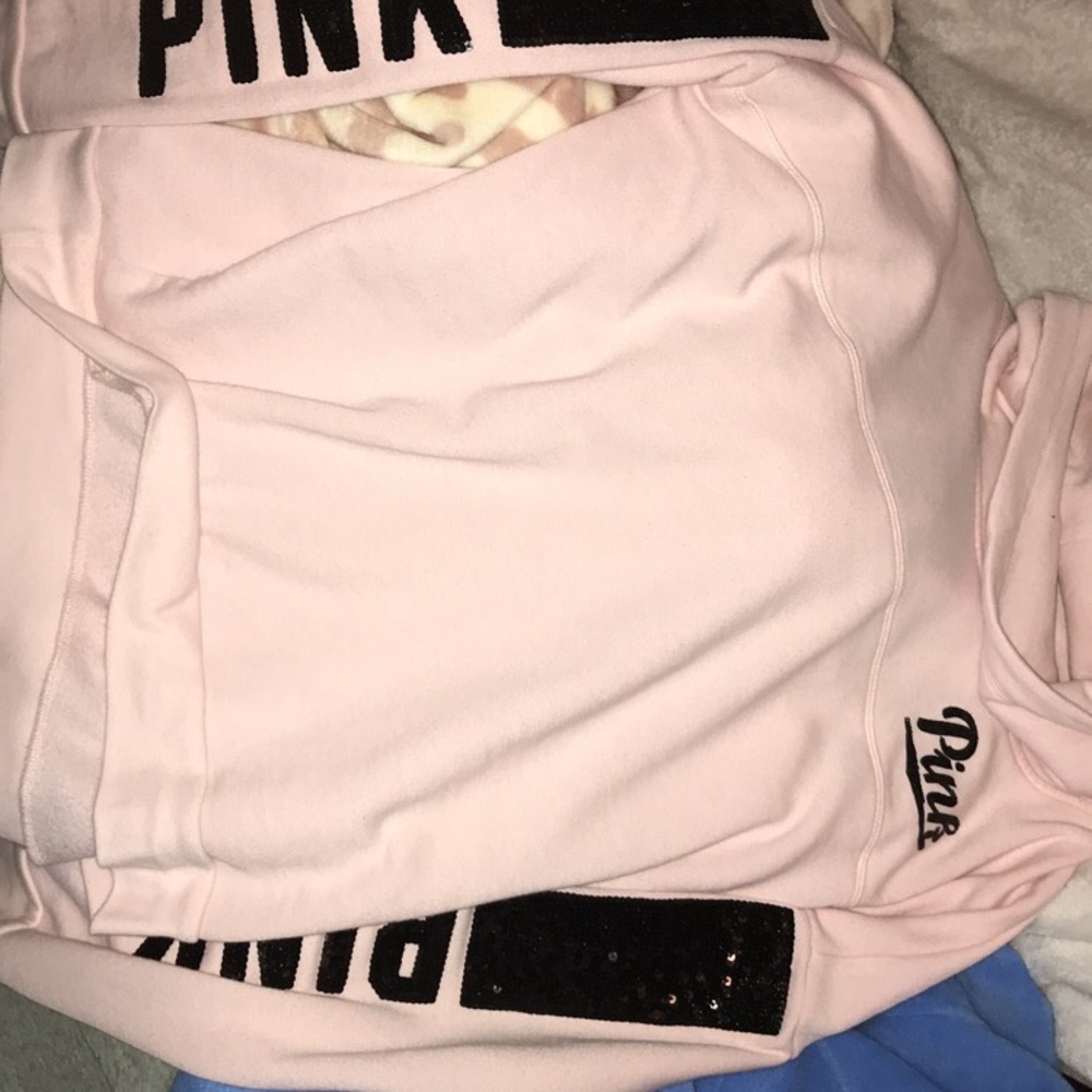 Large VS pink jacket. No flaws - Picture 2 of 2